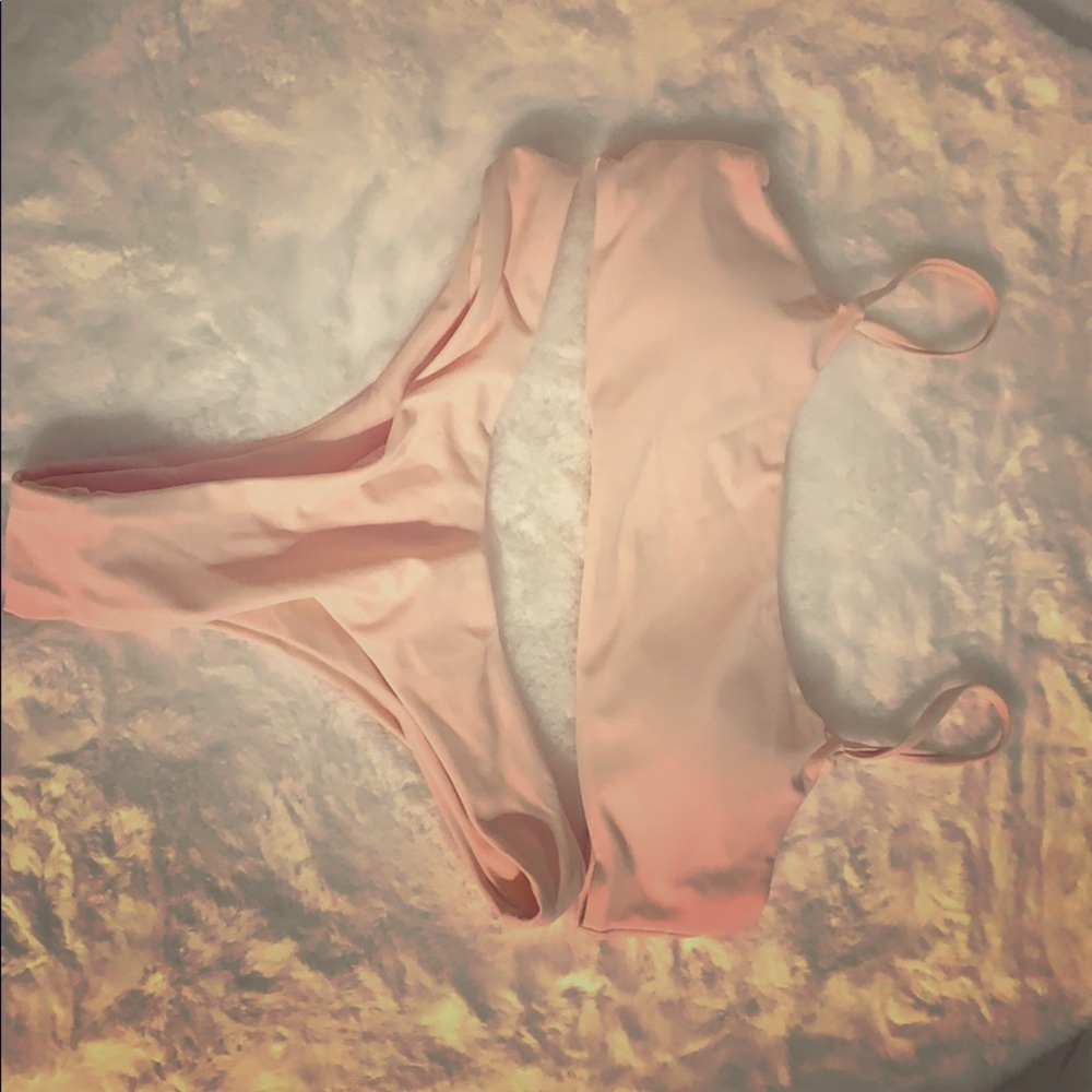 Women’s bathing suit